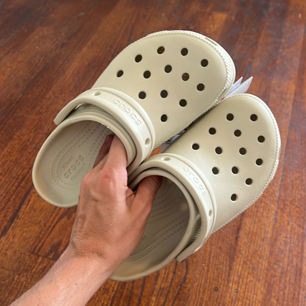 NWT Classic Platform Clogs